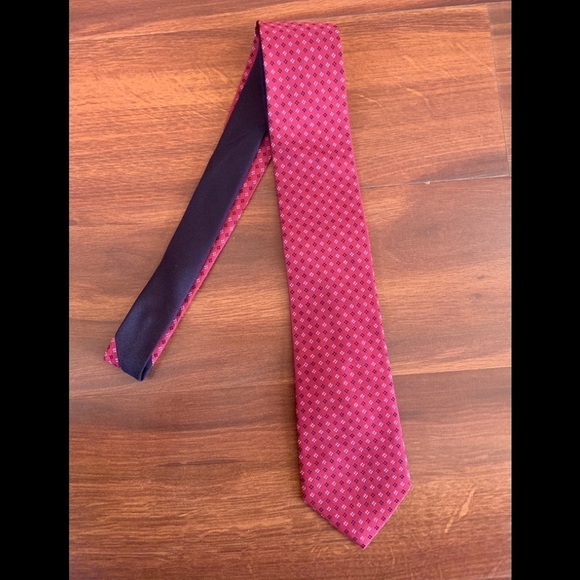 🍁SALE🍁TOMMY HILFIGER Red 100% Silk Foulard Necktie - Picture 2 of 9